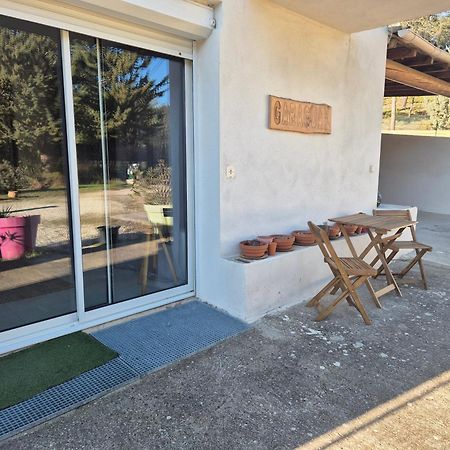 Location Venelles Vila Exterior foto
